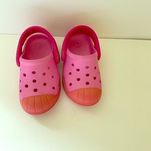Size 6 toddler Pink Crocs